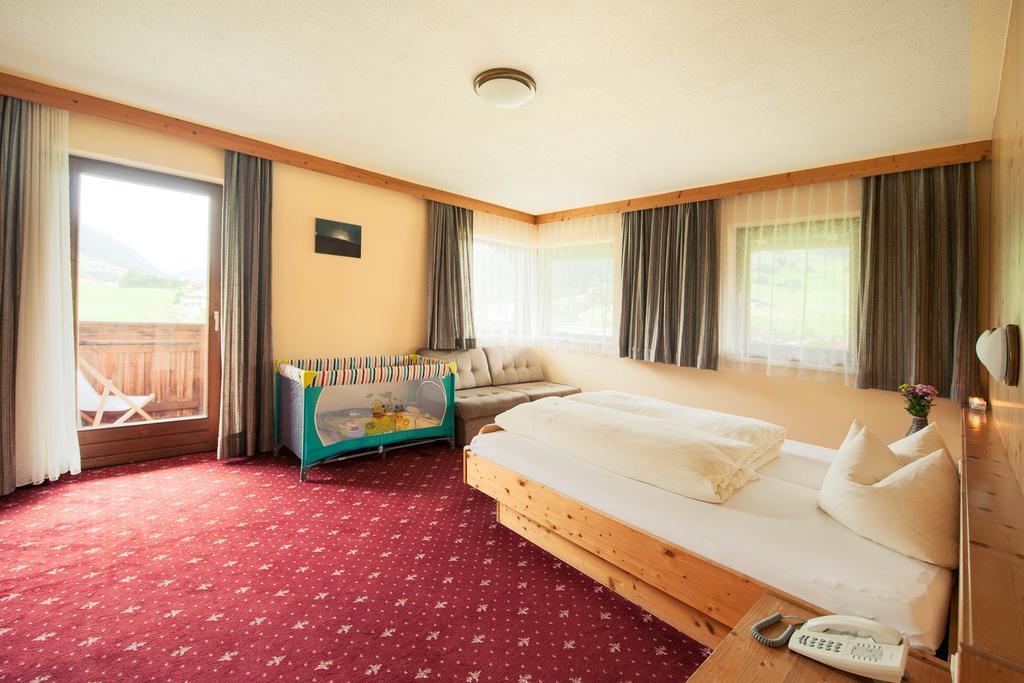 Hotel Steuxner Neustift im Stubaital Szoba fotó