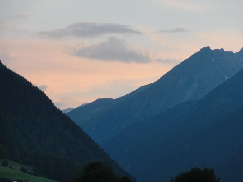 Hotel Steuxner Neustift im Stubaital Kültér fotó